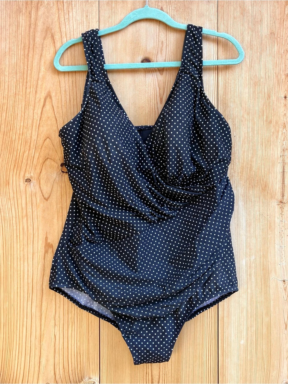 Miraclesuit Polka Dot One-Piece Swimsuit Sz 24W - Picture 4 of 9